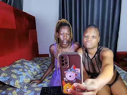 Snapshot of Crystal_x_ebony chatting on June 19, 2026, 3:12 am Crystal x ebony online show from June 19, 2026, 3:12 am