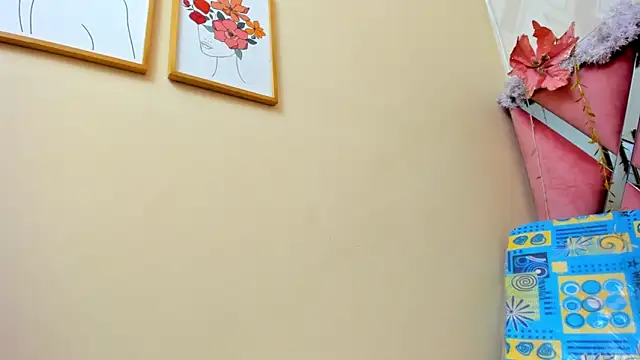 Snapshot of charlotterichardss chatting on December 6, 2024, 3:57 am charlotterichardss online show from December 6, 2024, 3:57 am