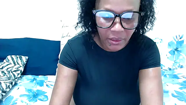 Snapshot of MistressShirleyx chatting on November 23, 2025, 8:57 am MistressShirleyx online show from November 23, 2025, 8:57 am