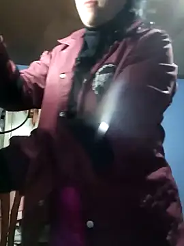 Elvishcassie  online show from March 18, 2026, 10:10 pm