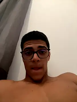 Snapshot of Naka300 chatting on October 23, 2025, 12:37 pm Naka300 online show from October 23, 2025, 12:37 pm