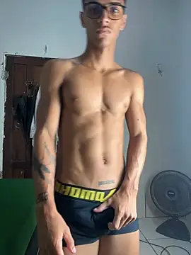 Snapshot of Naka300 chatting on February 6, 2025, 6:24 pm Naka300 online show from February 6, 2025, 6:24 pm