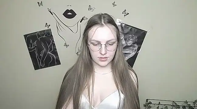 Snapshot of _AlMamiyy_ chatting on March 6, 2025, 4:49 pm  AlMamiyy  online show from March 6, 2025, 4:49 pm