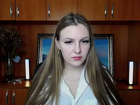 Snapshot of _AlMamiyy_ chatting on September 12, 2025, 1:00 pm  AlMamiyy  online show from September 12, 2025, 1:00 pm