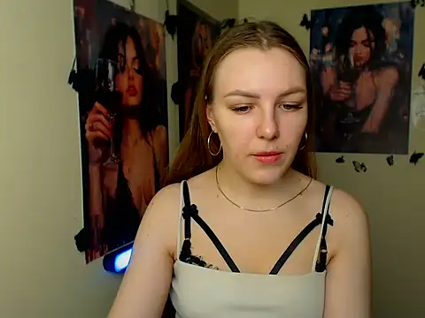 Snapshot of _AlMamiyy_ chatting on November 19, 2025, 1:44 pm AlMamiyy online show from November 19, 2025, 1:44 pm