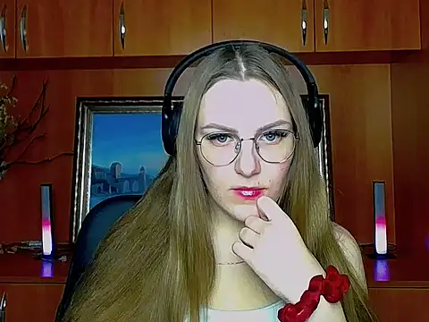 Snapshot of _AlMamiyy_ chatting on November 28, 2025, 8:14 am AlMamiyy online show from November 28, 2025, 8:14 am