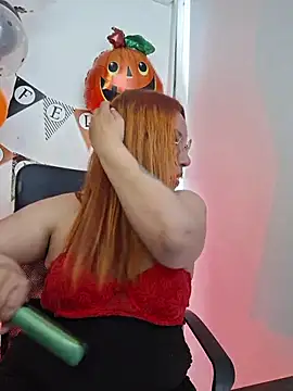 Snapshot of RoxieJackson chatting on October 26, 2025, 2:17 pm RoxieJackson online show from October 26, 2025, 2:17 pm