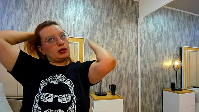 Snapshot of RoxieJackson chatting on November 24, 2025, 11:43 am RoxieJackson online show from November 24, 2025, 11:43 am