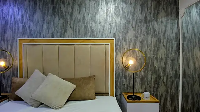 Snapshot of RoxieJackson chatting on November 27, 2025, 11:32 am RoxieJackson online show from November 27, 2025, 11:32 am