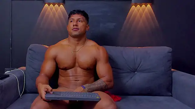 Snapshot of CallumMuscle chatting on March 12, 2025, 4:30 am CallumMuscle online show from March 12, 2025, 4:30 am