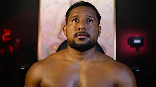 Snapshot of CallumMuscle chatting on October 16, 2025, 11:24 pm CallumMuscle online show from October 16, 2025, 11:24 pm