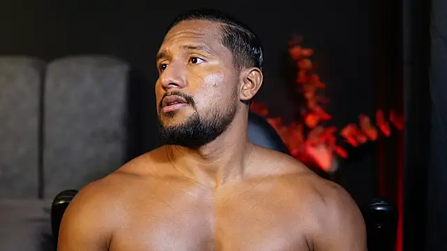 Snapshot of CallumMuscle chatting on November 15, 2025, 2:21 pm CallumMuscle online show from November 15, 2025, 2:21 pm