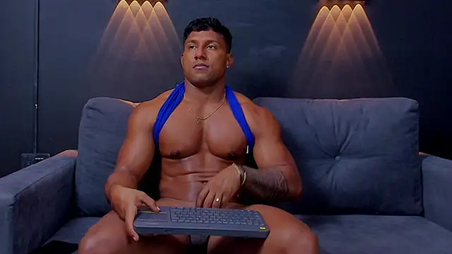 Snapshot of CallumMuscle chatting on February 11, 2025, 8:05 am CallumMuscle online show from February 11, 2025, 8:05 am
