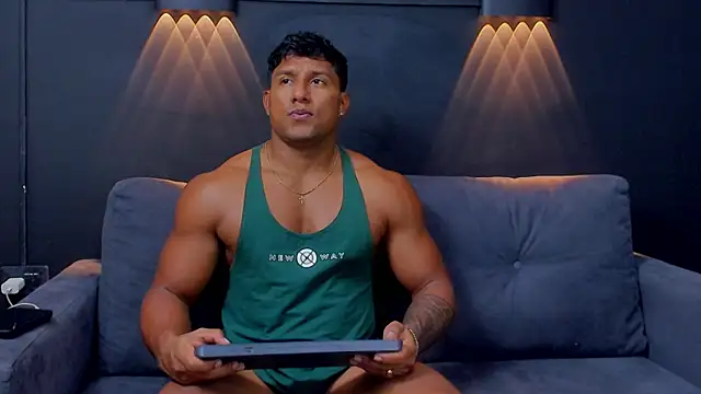 Snapshot of CallumMuscle chatting on February 2, 2025, 2:59 am CallumMuscle online show from February 2, 2025, 2:59 am