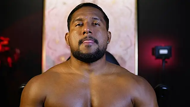 Snapshot of CallumMuscle chatting on October 17, 2025, 5:37 pm CallumMuscle online show from October 17, 2025, 5:37 pm