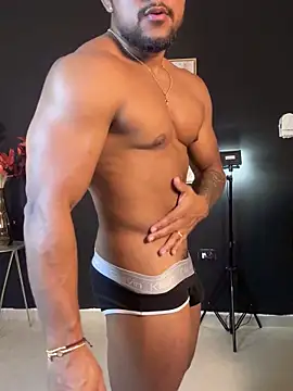 Snapshot of CallumMuscle chatting on September 18, 2025, 2:25 am CallumMuscle online show from September 18, 2025, 2:25 am