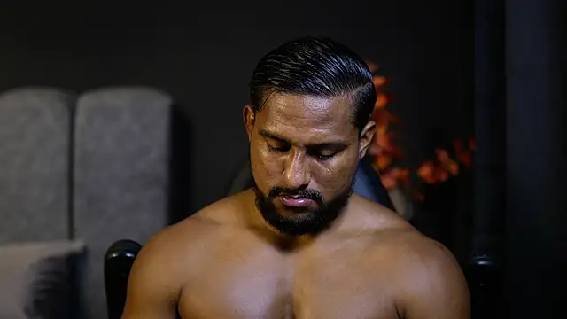 Snapshot of CallumMuscle chatting on November 5, 2025, 12:25 am CallumMuscle online show from November 5, 2025, 12:25 am