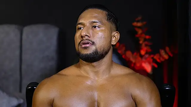 Snapshot of CallumMuscle chatting on November 19, 2025, 12:43 am CallumMuscle online show from November 19, 2025, 12:43 am