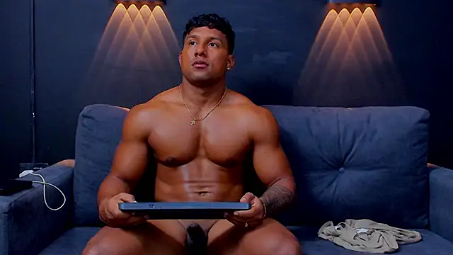 Snapshot of CallumMuscle chatting on February 12, 2025, 5:26 am CallumMuscle online show from February 12, 2025, 5:26 am