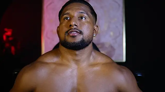 Snapshot of CallumMuscle chatting on October 9, 2025, 10:54 pm CallumMuscle online show from October 9, 2025, 10:54 pm