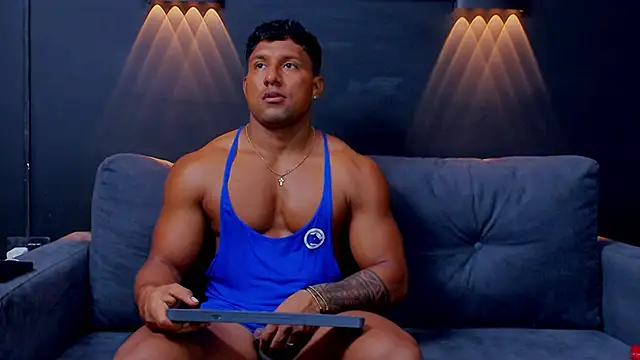 Snapshot of CallumMuscle chatting on February 11, 2025, 4:55 am CallumMuscle online show from February 11, 2025, 4:55 am