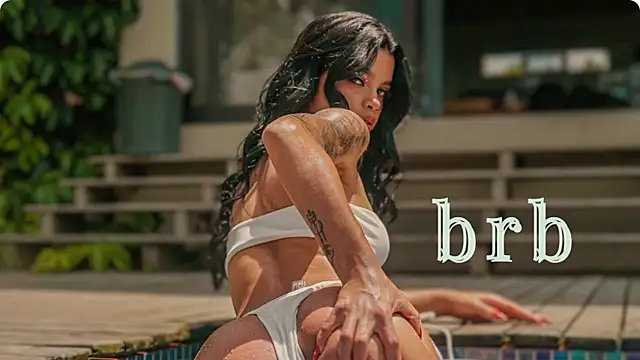 Snapshot of mia_world_ chatting on October 29, 2025, 2:49 pm mia world  online show from October 29, 2025, 2:49 pm