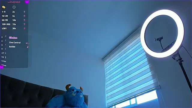 Snapshot of mia_world_ chatting on September 23, 2025, 4:03 pm mia world  online show from September 23, 2025, 4:03 pm