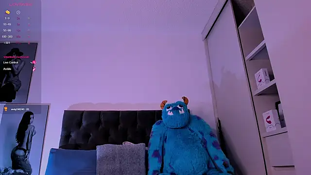 Snapshot of mia_world_ chatting on January 24, 2025, 1:03 am mia world  online show from January 24, 2025, 1:03 am