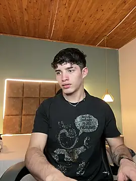 AlejooTwink online show from February 4, 2026, 10:38 pm