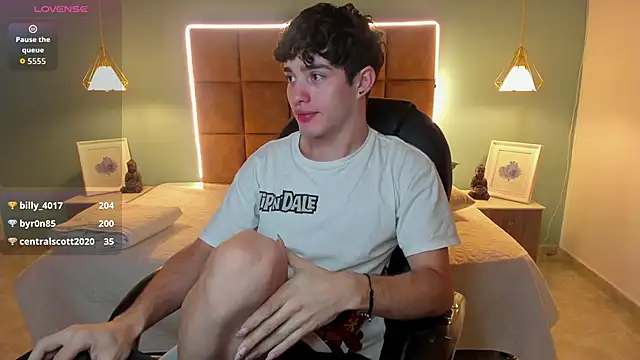 Snapshot of AlejooTwink chatting on November 19, 2025, 6:24 am AlejooTwink online show from November 19, 2025, 6:24 am