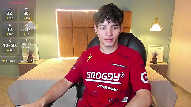 Snapshot of AlejooTwink chatting on November 12, 2025, 2:48 am AlejooTwink online show from November 12, 2025, 2:48 am