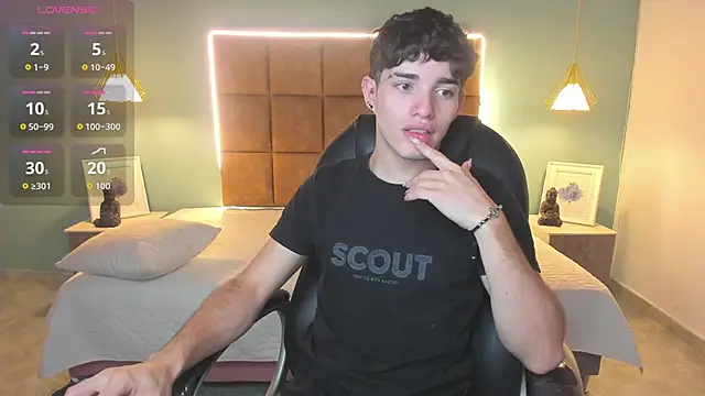 Snapshot of AlejooTwink chatting on November 27, 2025, 1:50 am AlejooTwink online show from November 27, 2025, 1:50 am