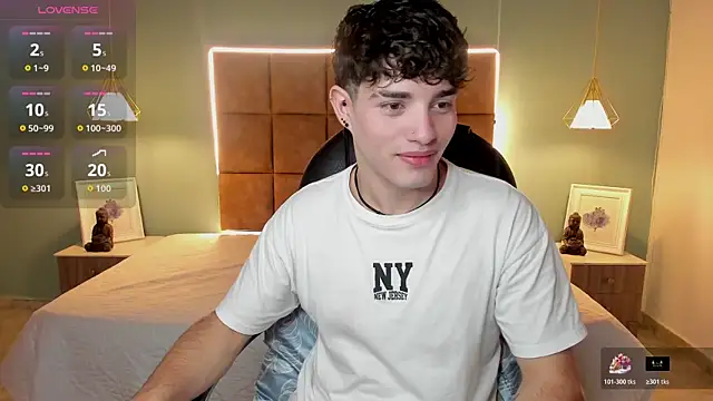 Snapshot of AlejooTwink chatting on November 26, 2025, 1:49 am AlejooTwink online show from November 26, 2025, 1:49 am