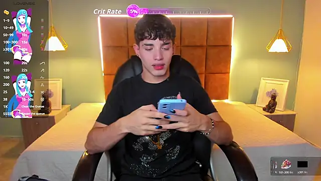 Snapshot of AlejooTwink chatting on December 15, 2025, 1:33 am AlejooTwink online show from December 15, 2025, 1:33 am