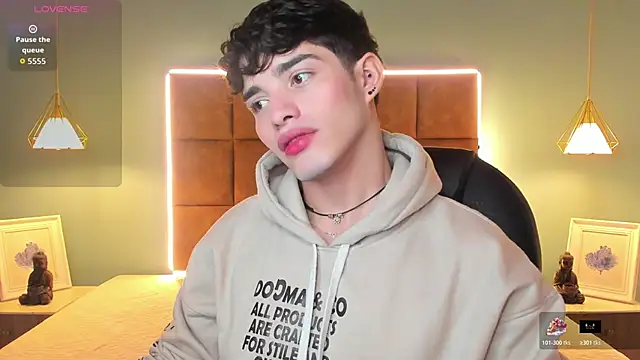 Snapshot of AlejooTwink chatting on December 2, 2025, 12:22 am AlejooTwink online show from December 2, 2025, 12:22 am