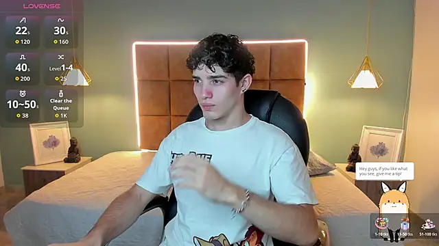 Snapshot of AlejooTwink chatting on November 18, 2025, 4:54 pm AlejooTwink online show from November 18, 2025, 4:54 pm