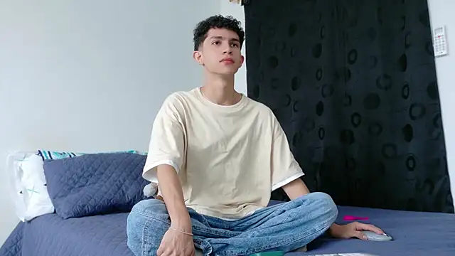 Noah tyler  online show from October 28, 2025, 5:56 pm