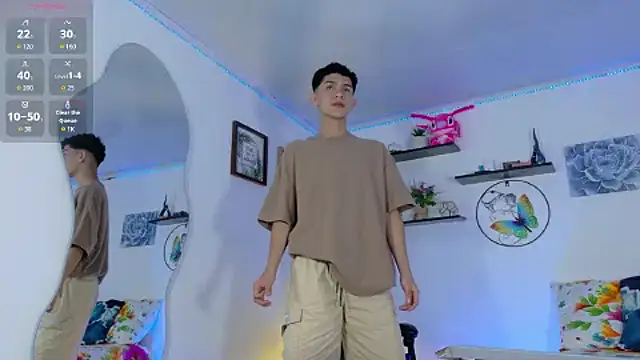 Noah tyler  online show from October 7, 2025, 11:39 pm