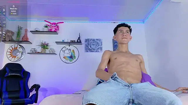 Noah tyler  online show from October 9, 2025, 1:50 am