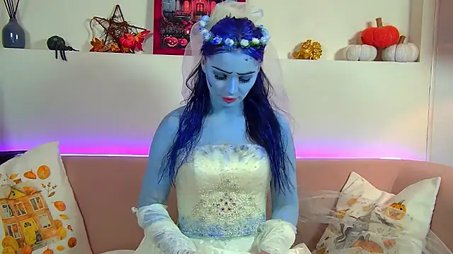 AlexandraBloom online show from October 30, 2025, 6:27 pm