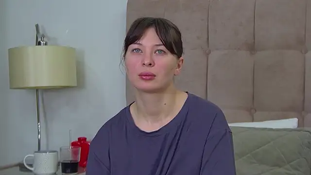 AlexandraBloom online show from March 9, 2026, 6:22 pm