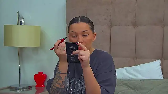 AlexandraBloom online show from March 15, 2026, 6:26 pm