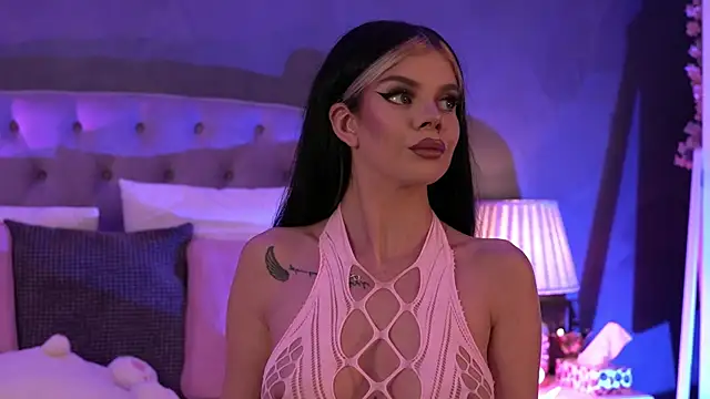 Snapshot of IvyRaven chatting on November 17, 2025, 6:23 pm IvyRaven online show from November 17, 2025, 6:23 pm