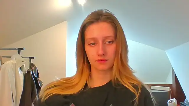 Snapshot of LUNA_delight chatting on February 26, 2025, 7:45 am LUNA delight online show from February 26, 2025, 7:45 am