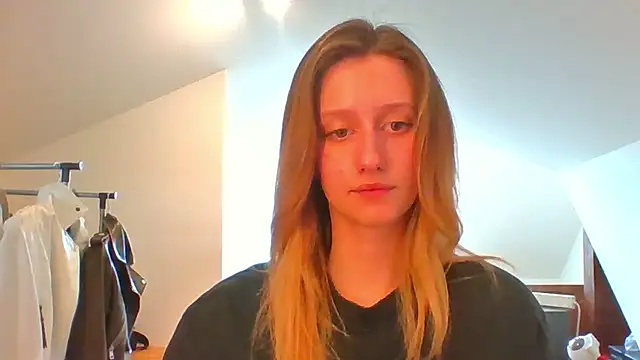 Snapshot of LUNA_delight chatting on February 26, 2025, 10:49 am LUNA delight online show from February 26, 2025, 10:49 am