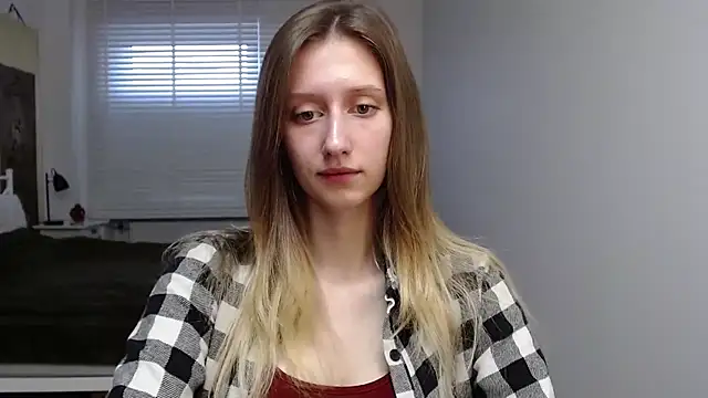 Snapshot of LUNA_delight chatting on October 3, 2025, 5:31 am LUNA delight online show from October 3, 2025, 5:31 am