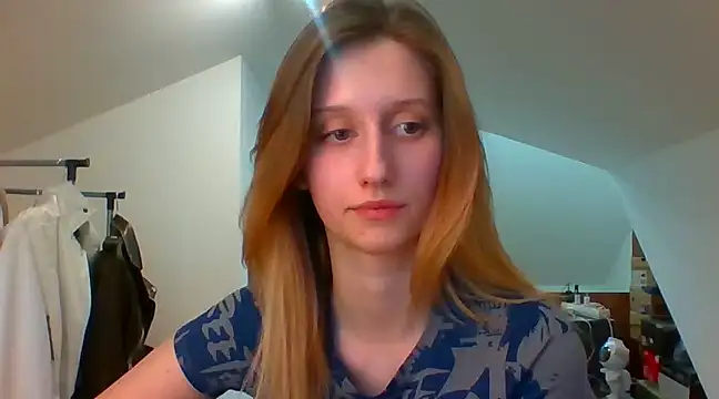 Snapshot of LUNA_delight chatting on February 17, 2025, 4:06 pm LUNA delight online show from February 17, 2025, 4:06 pm