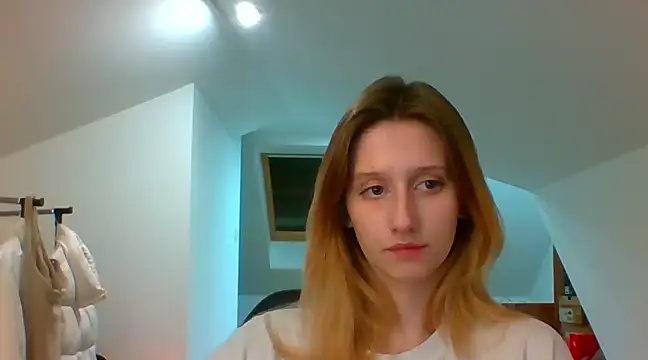 Snapshot of LUNA_delight chatting on December 23, 2024, 5:54 pm LUNA delight online show from December 23, 2024, 5:54 pm