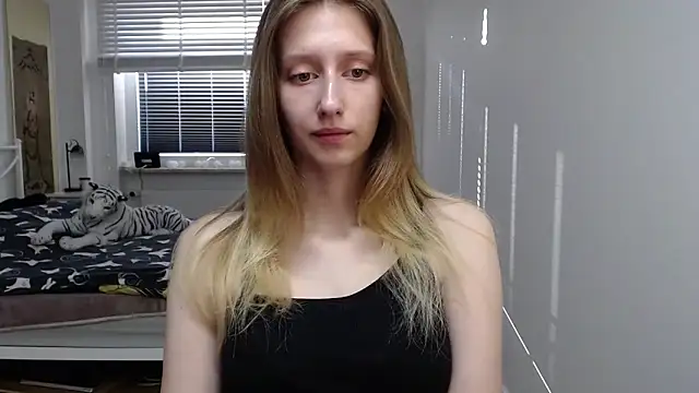 Snapshot of LUNA_delight chatting on September 10, 2025, 5:28 am LUNA delight online show from September 10, 2025, 5:28 am