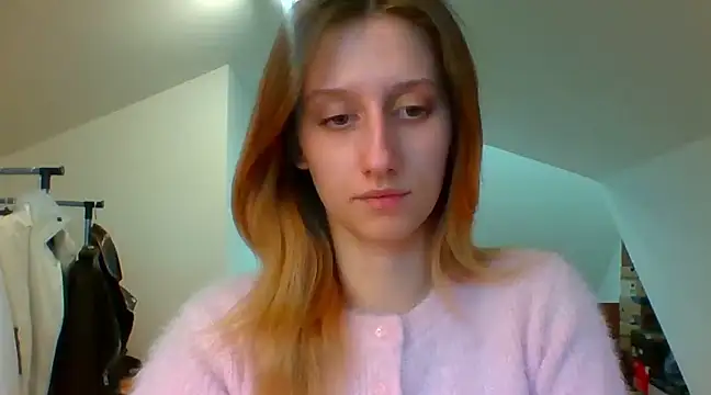 Snapshot of LUNA_delight chatting on February 7, 2025, 2:47 pm LUNA delight online show from February 7, 2025, 2:47 pm